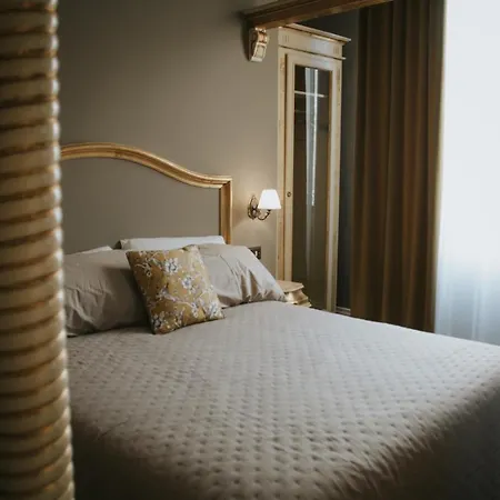 Della Vittoria Bed & Breakfast *